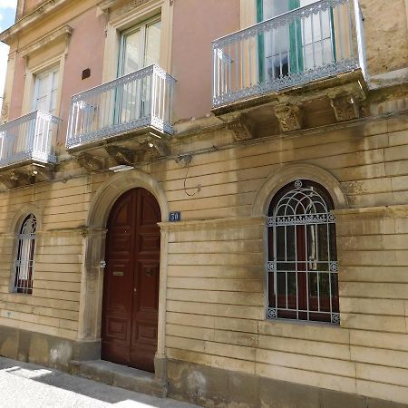 Bed and Breakfast Palazzo Dei Vespri Caltagirone Exterior foto
